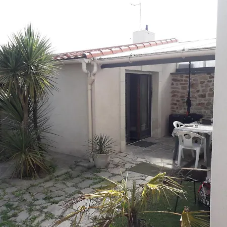 Jolie Maisonnette Studio Saint-Herblain Extérieur photo